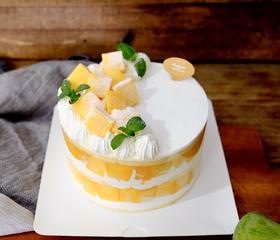 芒果鲜奶蛋糕