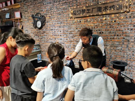 【魔幻梦工厂@宽城】99元抢2次超值魔术会员课+1次街头实战课（另赠送小剧场门票+惊喜礼包）带你走进魔术世界 商品图3