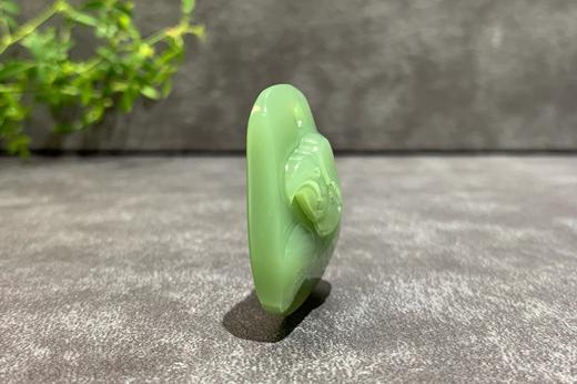 【御珠宫坊】碧玉鹰挂件 商品图3