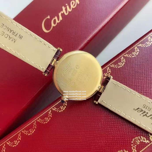新款卡地亚Cartier中古腕表，卡地亚的经典色，极其富有绅士淑女范儿，都说年少时不要遇见太惊艳的人会误终身，因为你会发现自己原来并不是想将就的过一生！ 商品图5