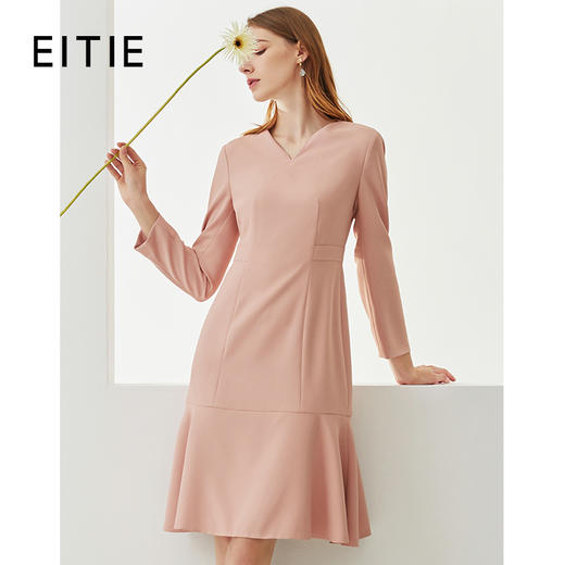 EITIE爱特爱秋季新款时尚洋气V领显瘦修身包臀A字长袖连衣裙C2107822 商品图0