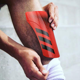 阿迪达斯 护腿板