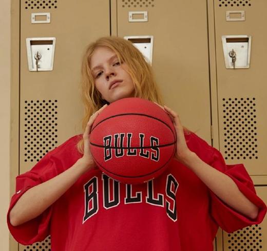 预售|SMFK公牛纪念篮球 红色T0005BUR  .潮快闪[福利品] 商品图0