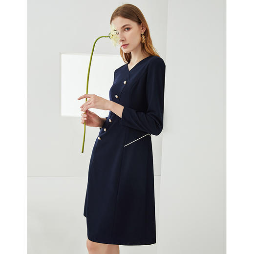 EITIE爱特爱新款洋气V领时尚纽扣收腰A字显瘦百搭连衣裙C2107832 商品图3