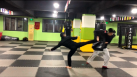 李小龙截拳道垫步侧踢力度最大的腿法