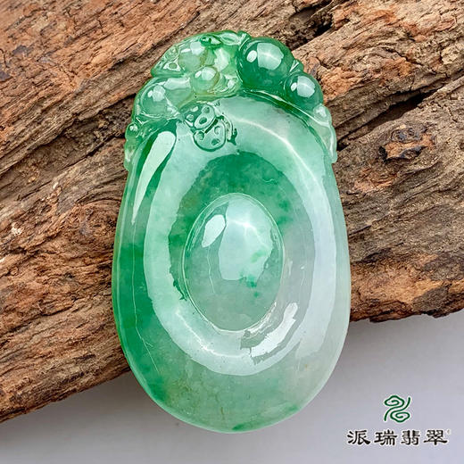 派瑞翡翠 翡翠挂件 糯种 绿色 商品图1
