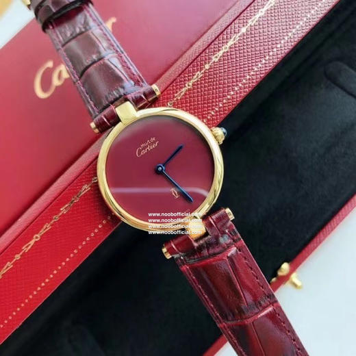 新款卡地亚Cartier中古腕表，卡地亚的经典色，极其富有绅士淑女范儿，都说年少时不要遇见太惊艳的人会误终身，因为你会发现自己原来并不是想将就的过一生！ 商品图2