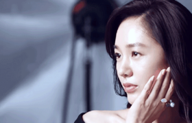 400年“老字号”放大招，用蛇毒做眼霜，眼纹真的淡了