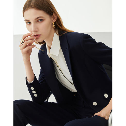 EITIE爱特爱秋季新款时尚帅气中性百搭显瘦收腰职业西装外套C2103806 商品图3