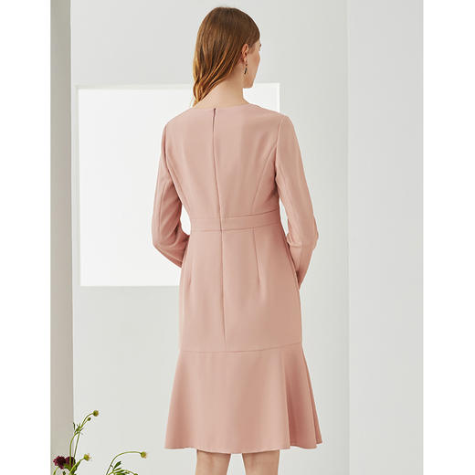 EITIE爱特爱秋季新款时尚洋气V领显瘦修身包臀A字长袖连衣裙C2107822 商品图4