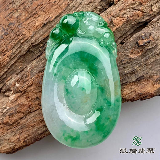 派瑞翡翠 翡翠挂件 糯种 绿色 商品图0