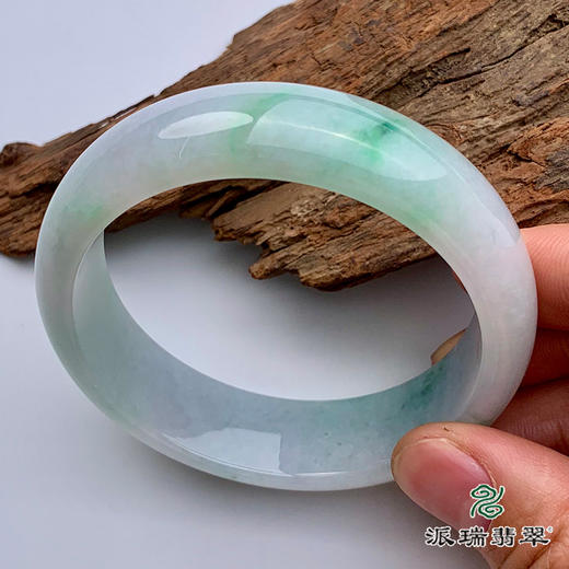 派瑞翡翠 翡翠手镯 糯种 飘翠 商品图0