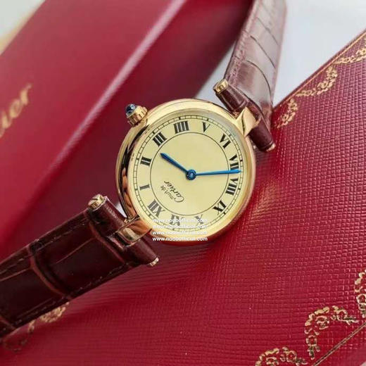 新款卡地亚Cartier中古腕表，卡地亚的经典色，极其富有绅士淑女范儿，都说年少时不要遇见太惊艳的人会误终身，因为你会发现自己原来并不是想将就的过一生！ 商品图3