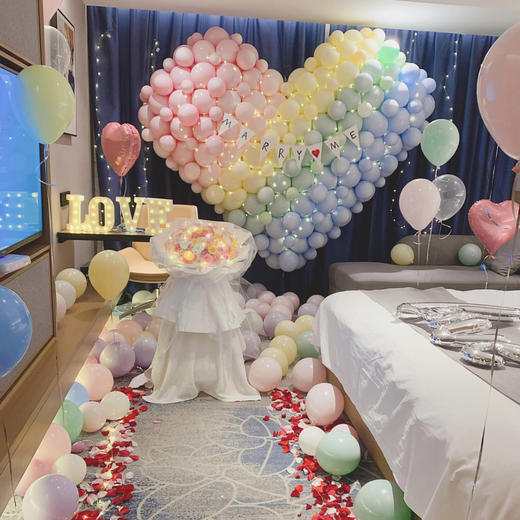 【彩虹之心】鲜花气球求婚布置 商品图0
