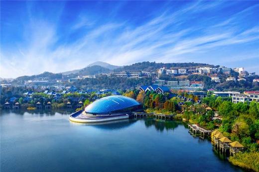 天籁之梦湖州太湖温泉别墅度假酒店，单晚别墅套餐含自助晚餐、水上世界门票、网红皮艇 商品图1