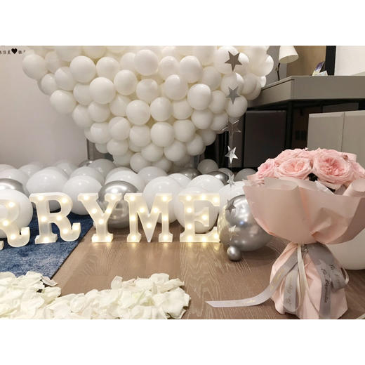 【梦幻】鲜花气球求婚布置 商品图1