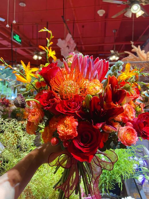 【纯真挚爱】高端大气款手捧花束 商品图0