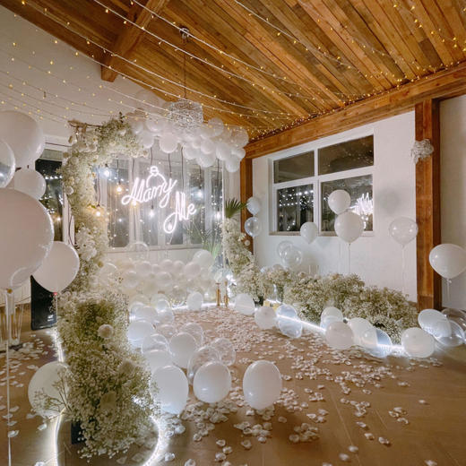 【流星花园】鲜花气球求婚布置 商品图0