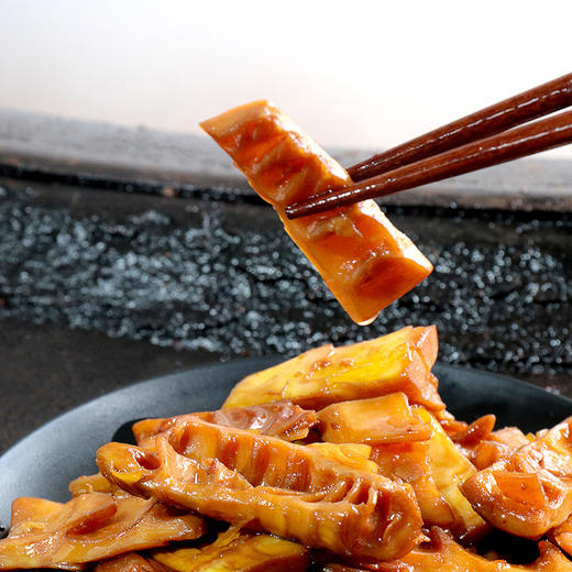 【🔥新品尝鲜】油焖烤笋 爽口下饭  油焖烤笋+红油藤椒脆笋  2/4瓶（260g/瓶）、50g*4袋+送1袋 商品图2