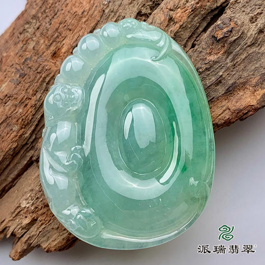 派瑞翡翠 翡翠挂件 糯种 绿色 商品图0