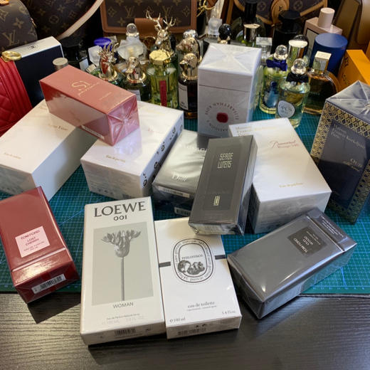 168🉐️包邮抽香水盲盒，内含2瓶大瓶正装！！！
香水新手盲入好选择👍 商品图9