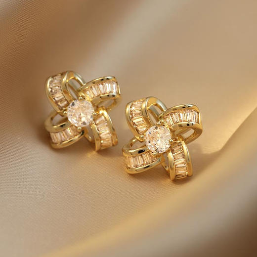 【四叶草小香风设计感】925银耳钉微镶镂空花朵耳环女耳饰时尚饰品 商品图2