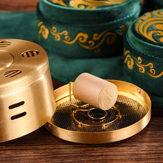 【三伏随身灸套餐组合】祥云布套+加厚铜灸盒（送24粒20比1高品质艾柱、穴位图、隔热垫） 商品图1