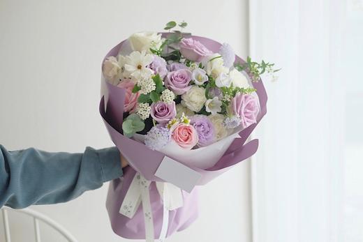 Flowerbene【花有独钟】私人定制 鲜花花束 商品图0