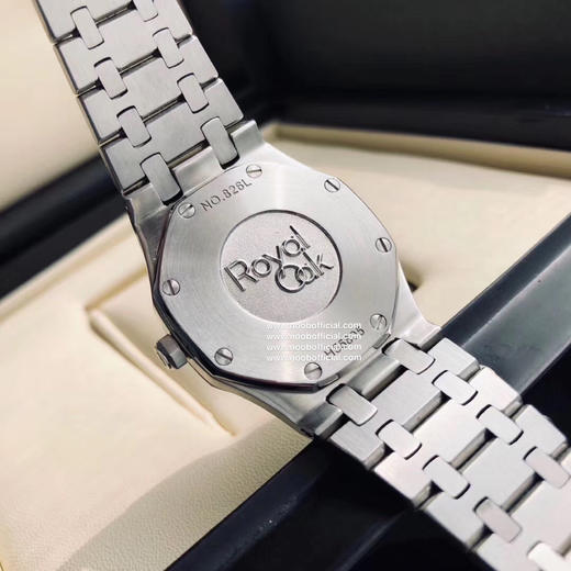 （真钻，带珠宝鉴定证书！！支持任何渠道验货）专柜很难买的AP女款到货啦！今天我们介绍的就是爱彼皇家橡树系列中的女士腕表。其官方型号为67651ST.ZZ.1261ST.01 商品图9