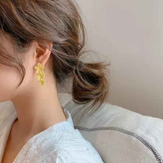 【简约气质耳饰】花朵耳坠女ins925银耳钉设计感复古耳环时尚饰品 商品图3