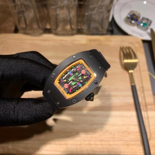 理查德米勒 RichardMille RM07糖果棉花糖 碳纤维/黑白陶瓷表壳 最新爆款 bon bon系列稀有的作品！克服传统工艺打破模式！ 商品图6