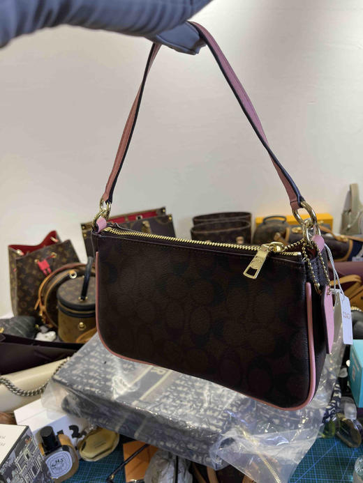 蔻驰麻将包，如图色，孤品清仓特价，有长带 商品图2