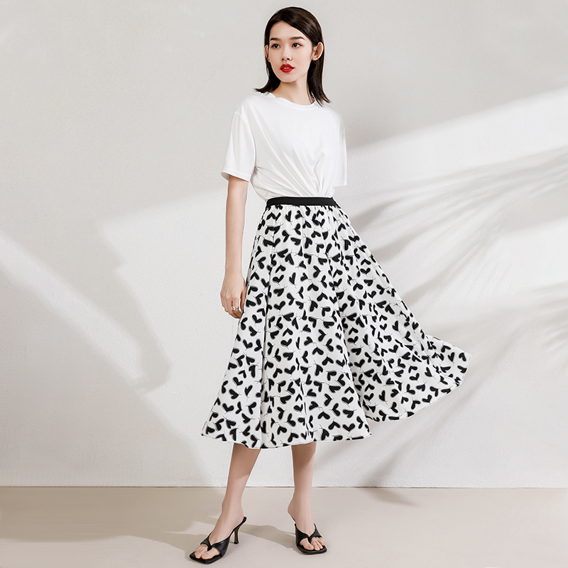 【AVANN】2021夏日黑白气质印花半身裙