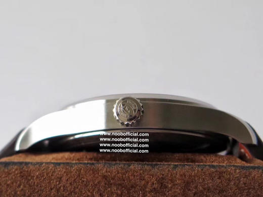 V7厂神器重磅力推，良心升级IWC飞行员马克十八系列级副本V2升级如下：1.秒针针孔升级同步原装小帽子结构 商品图6