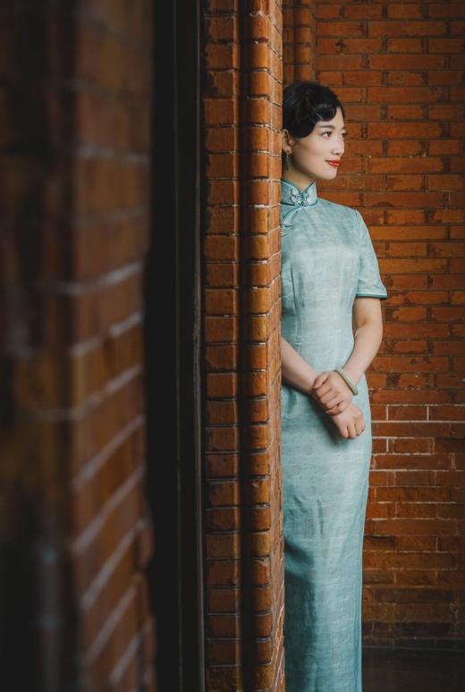 荷言HEYEN 天水碧 天青色图案罗+精致蝴蝶花扣手工旗袍 商品图1