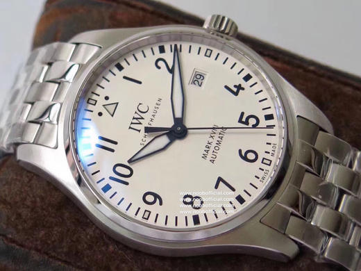 V7厂马克十八钢带款修复市面现有版本的不足全新原装钢带开模，所有结构同步原装，散件可与原装互换，插板（表扣连接处）同步专柜新宽度（更窄更舒适不硌手），佩戴舒适度大大提升 商品图12