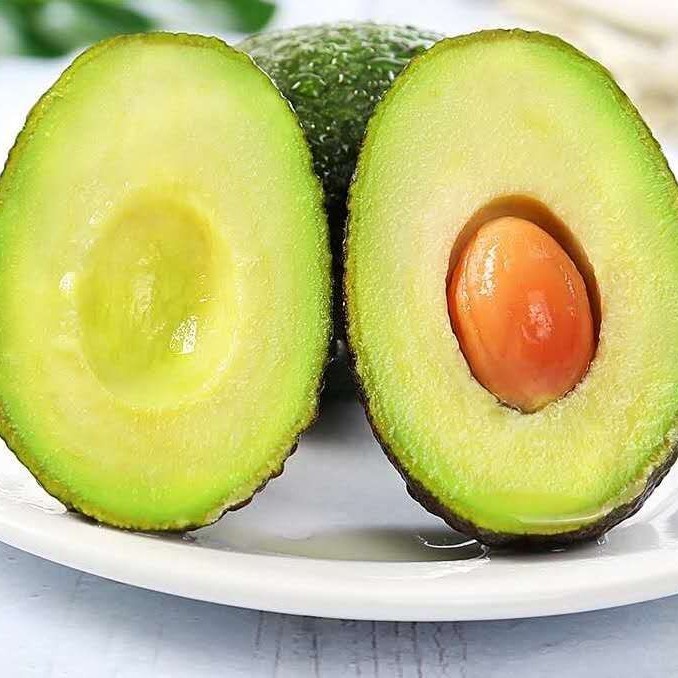 秘鲁即食牛油果（单果180-210克）收到就可以食用 放冰箱冷藏  三天内吃完 吃不完可以挖肉冷冻 可以做奶昔等饮品