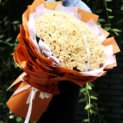 199朵红玫瑰花束 商品图1