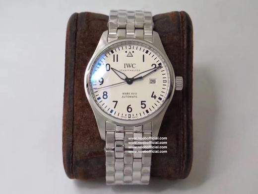 V7厂马克十八钢带款修复市面现有版本的不足全新原装钢带开模，所有结构同步原装，散件可与原装互换，插板（表扣连接处）同步专柜新宽度（更窄更舒适不硌手），佩戴舒适度大大提升 商品图14