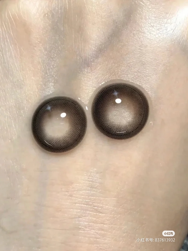 【小红书推荐款】medusee 极简星星黑  ，年抛/直径14.0/着色13.4,158/一副，258/两副再送护理液一瓶，298/三副送护理液一瓶（商品详情任选）