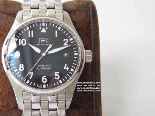 V7厂马克十八钢带款修复市面现有版本的不足全新原装钢带开模，所有结构同步原装，散件可与原装互换，插板（表扣连接处）同步专柜新宽度（更窄更舒适不硌手），佩戴舒适度大大提升 商品图10