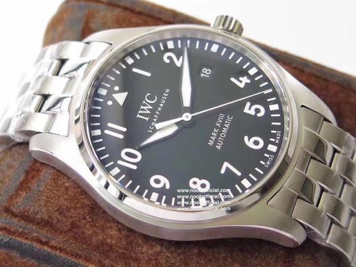 V7厂马克十八钢带款修复市面现有版本的不足全新原装钢带开模，所有结构同步原装，散件可与原装互换，插板（表扣连接处）同步专柜新宽度（更窄更舒适不硌手），佩戴舒适度大大提升 商品图11