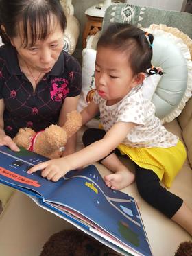 《一古拉的岔路口冒险》：真的是反反复复每天讲十来遍