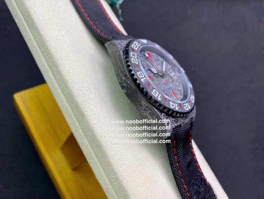 NOOB新品 匠心合一 追梦不止碳纤维定制版，腕表佩戴轻便，外表坚硬，每一只腕表都拥有不同的碳纤花纹。 【表壳】腕表尺寸40X12.4吻合原装。NOOB匠心铸造碳纤维劳力士的风采 商品图4