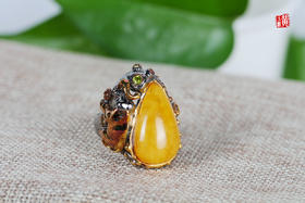 蜜蜡巴洛克风戒指