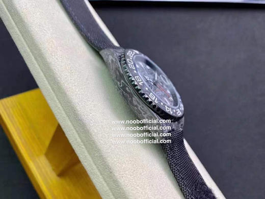 NOOB新品 匠心合一 追梦不止碳纤维定制版，腕表佩戴轻便，外表坚硬，每一只腕表都拥有不同的碳纤花纹。 【表壳】腕表尺寸40X12.4吻合原装。NOOB匠心铸造碳纤维劳力士的风采 商品图6