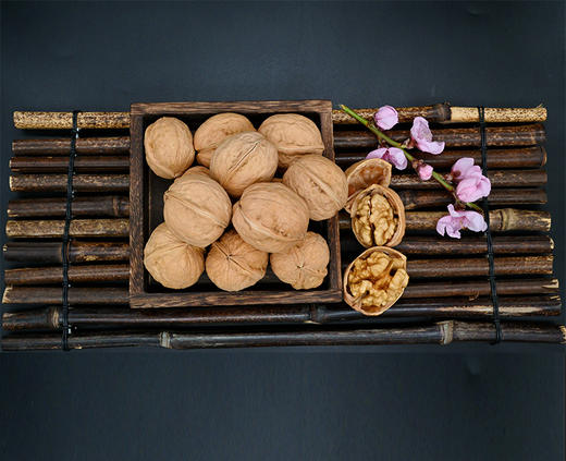 【拼团抢】33.9元1斤甘肃薄皮核桃（原价39.9元） 商品图0