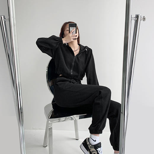 【时尚百搭，显高显瘦】夏季美式英伦款式纯棉款式薄款卫裤，运动休闲街穿百搭款宽松运动裤，减龄款超显腿长 商品图3