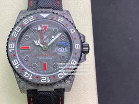 NOOB新品 匠心合一 追梦不止碳纤维定制版，腕表佩戴轻便，外表坚硬，每一只腕表都拥有不同的碳纤花纹。 【表壳】腕表尺寸40X12.4吻合原装。NOOB匠心铸造碳纤维劳力士的风采