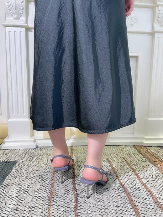 【断码特惠不退换】花花品质生活｜北京SKP奢品商场品牌女鞋制造代工厂 高定级 独特莫兰迪色系--薰衣草紫灰色  经典复古的方头 时髦小X感金属链条凉鞋  进口牛皮 商品图9